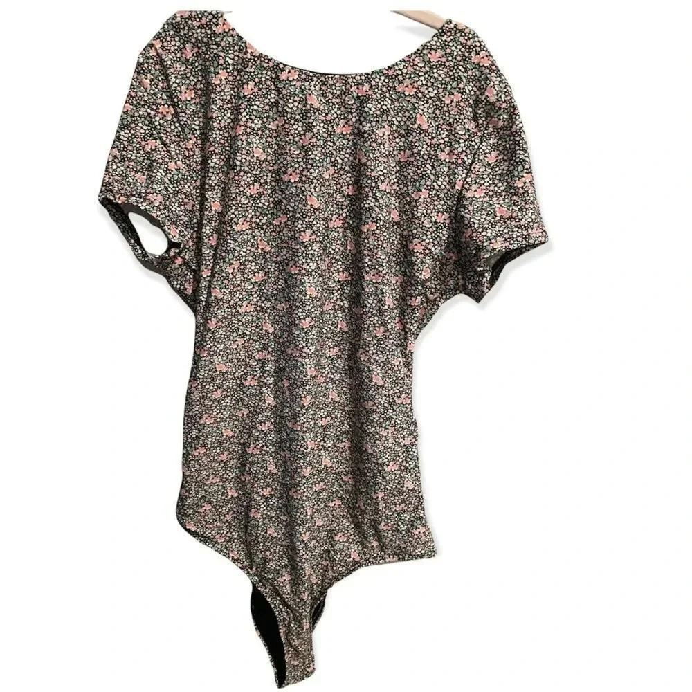 O’Neill ballian perla ditsy surf suit size‎ Small